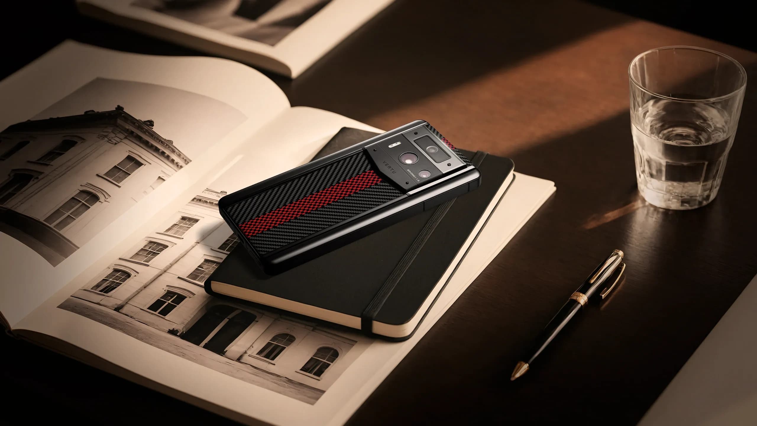 Каллиграфия - новый тренд в оформлении телефонов Vertu